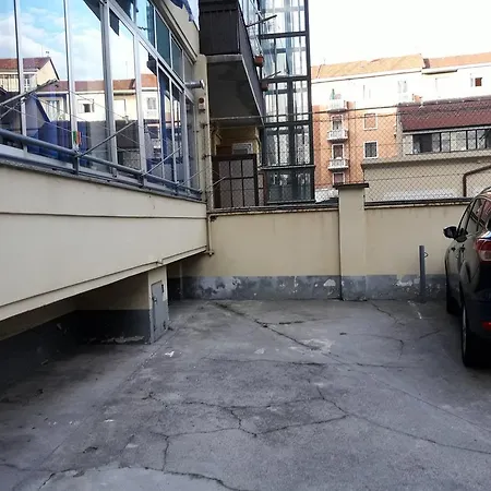 Silvia-metro Rivoli&free Private Parking * Turín