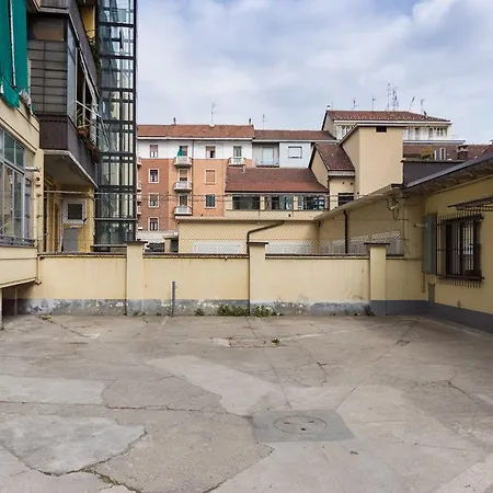Silvia-metro Rivoli&free Private Parking